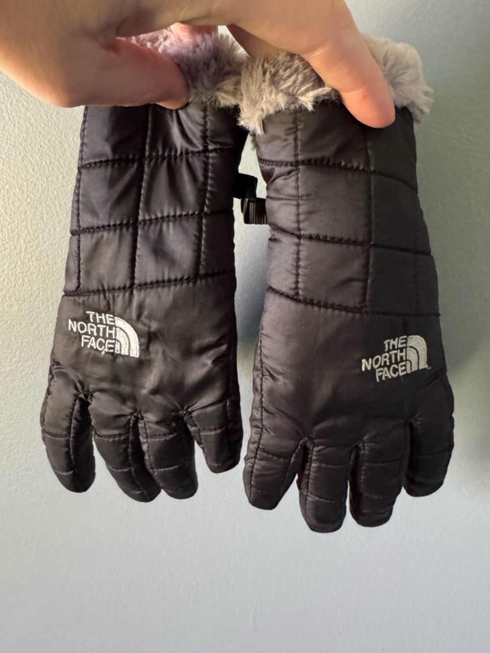The North Face Girls Medium Black Insulated Winter Gloves Faux Fur Lined